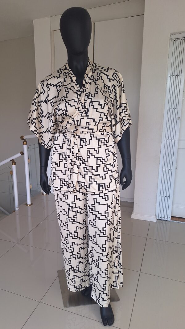 1000473212 Pixel Maze Edition Silk Satin African Print